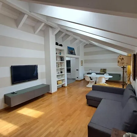 Royal L'attico Nel Cuore Di Appartement *